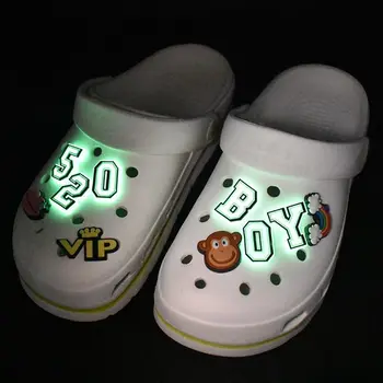 1 Buc Luminos Croc Farmece Accesorii de Moda din PVC Moale Pantofi Cataramă Fluorescente Pantofi de Decorare pentru Copii de Desene animate Farmece Design