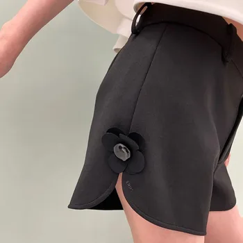 Design De Brand De Talie Mare Parte Fantă Pantaloni Scurți Primavara-Vara Noi De Flori Decor Negru Roz Țese Pantaloni Scurți 2022 Dulce De Îmbrăcăminte Chic